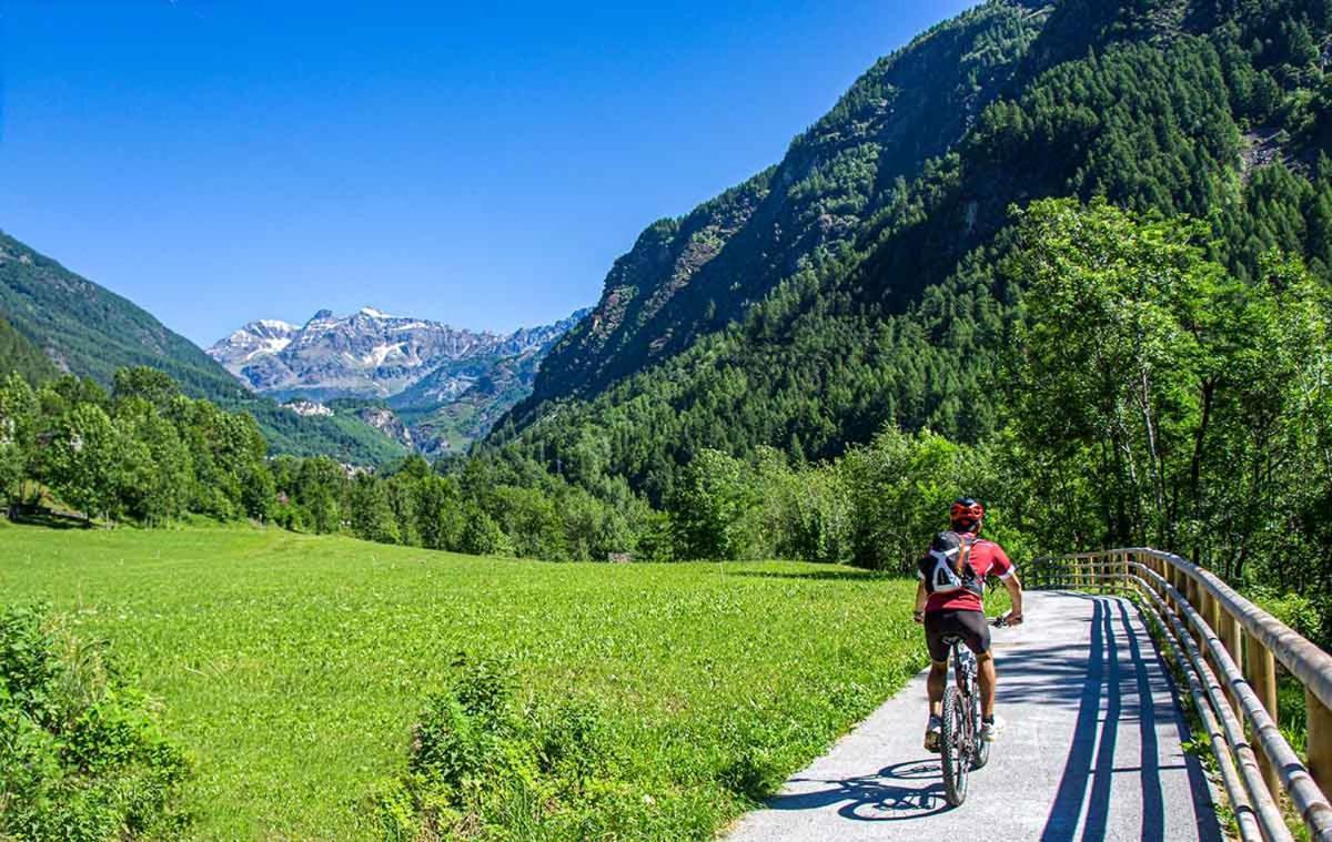 Appartamento S.Anna In Valmalenco Torre di Santa Maria Ngoại thất bức ảnh